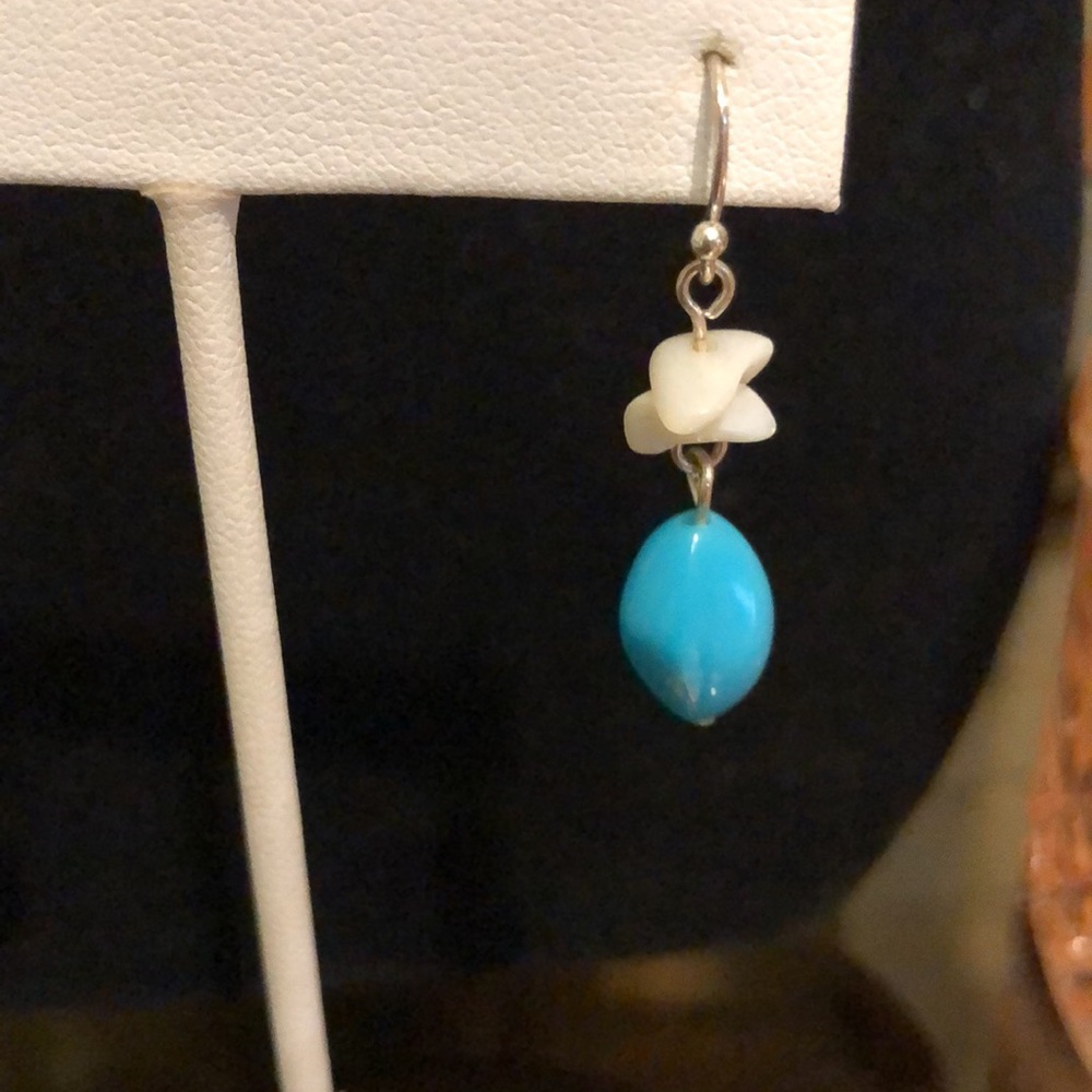 Esmor Necklace And Earrings Set - Picture 5 of 6